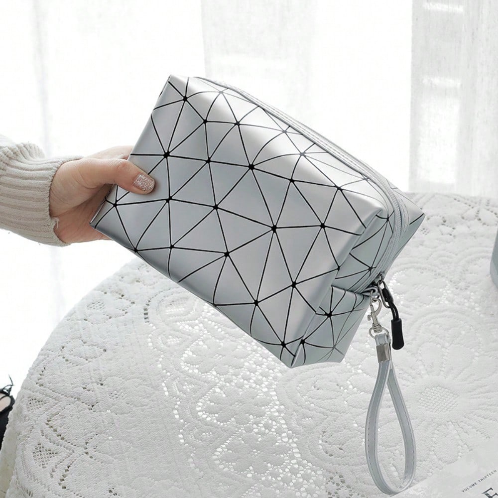 Geometric Luminous Makeup Bag  - Tech Accessories Travel Organizer Pouch のレビューと価格